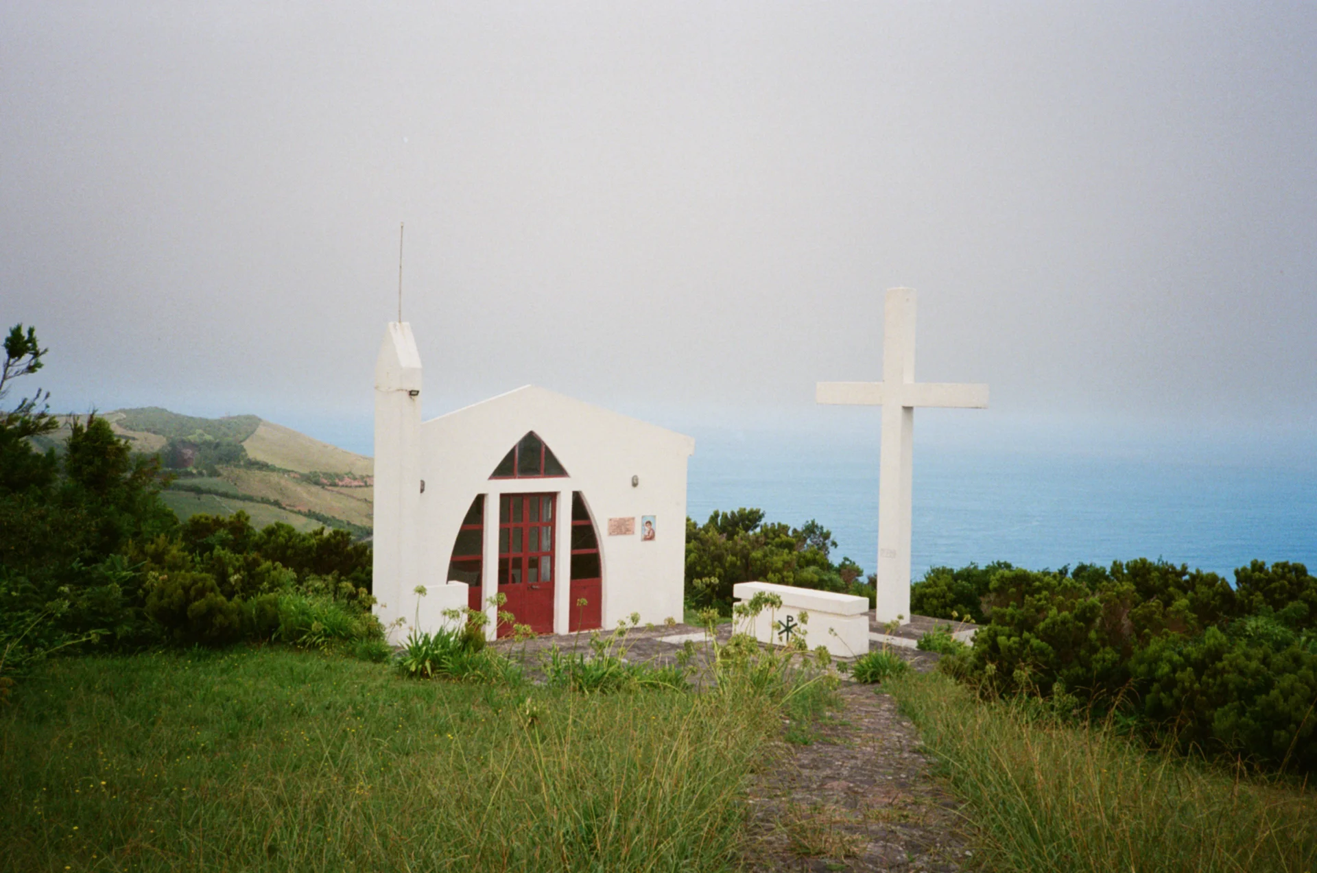 miradouro pico do meio dia (peep the intense fog)